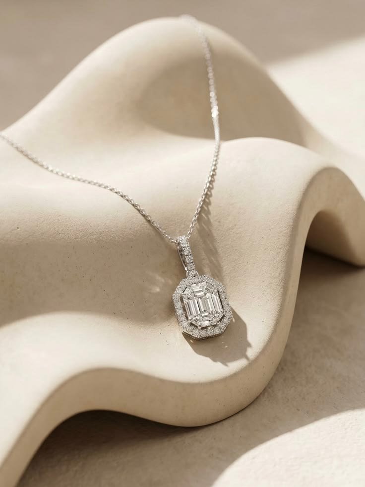 Colliers et Pendentifs